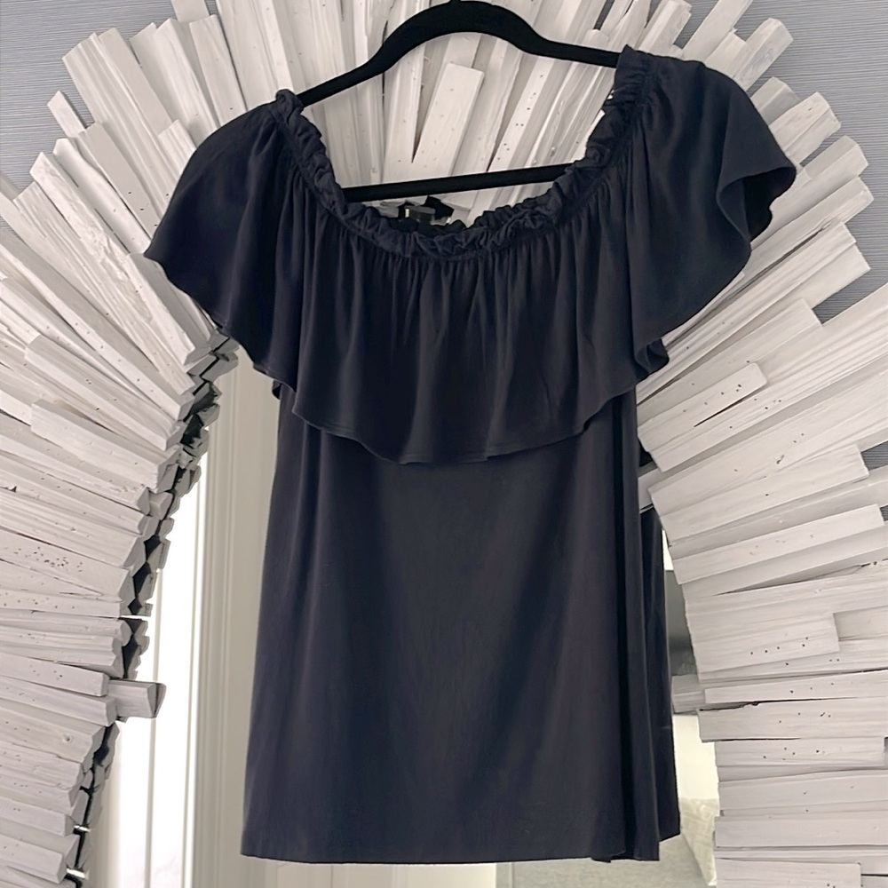 A&F RUFFLE OFF SHOULDER TOP - Picture 2 of 3